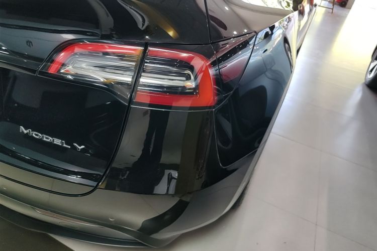 Tesla Model Y 2023 #8 Tesla Model Y 2023 car image #8