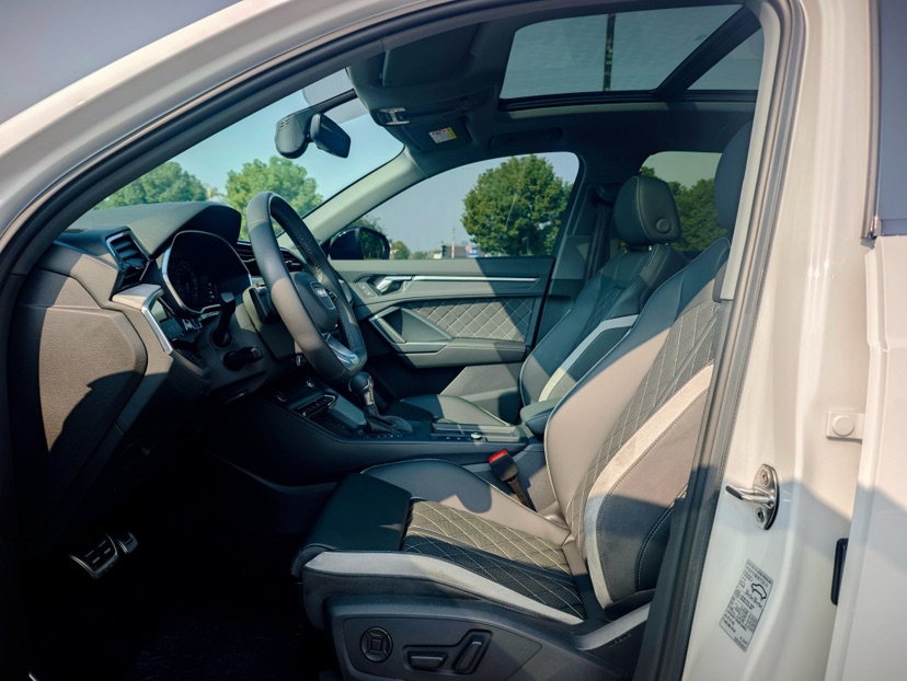 Audi Q3 2025 صورة سيارة #8