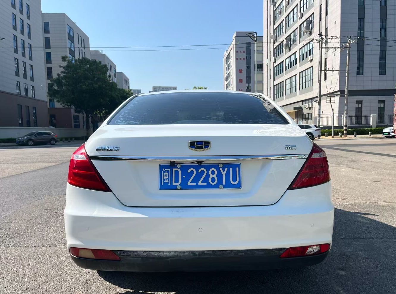 GEELY Emgrand 2017 car image #5