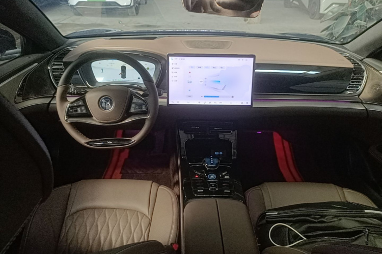 BYD Han 2024 car image #10