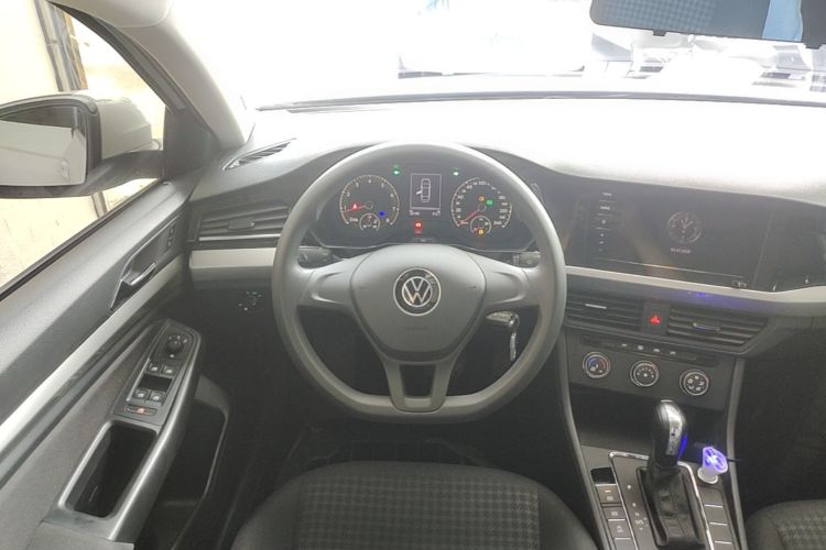 Volkswagen Bora 2023 car image #15