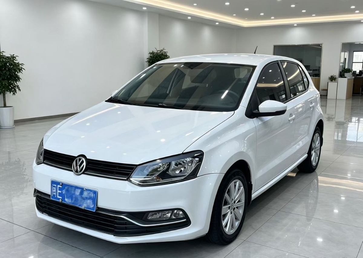 Volkswagen Polo 2014 Volkswagen Polo 2014 صورة سيارة