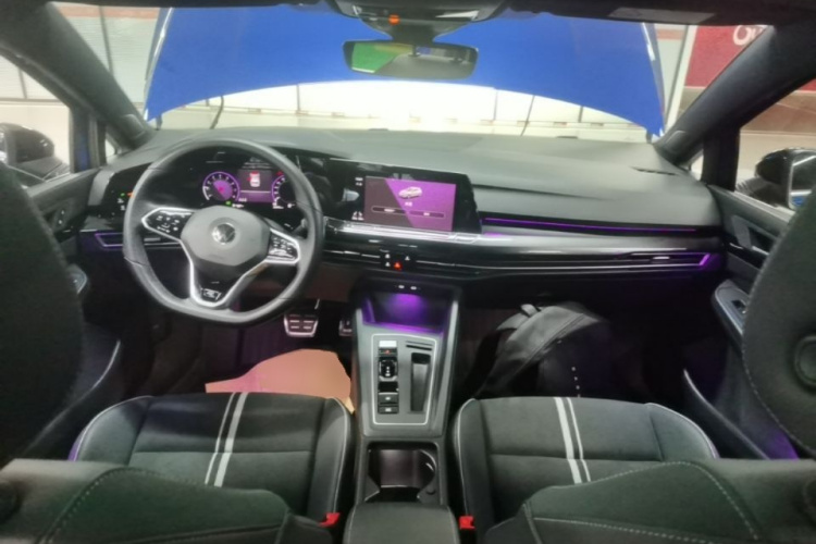 Volkswagen Golf 2021 car image #10