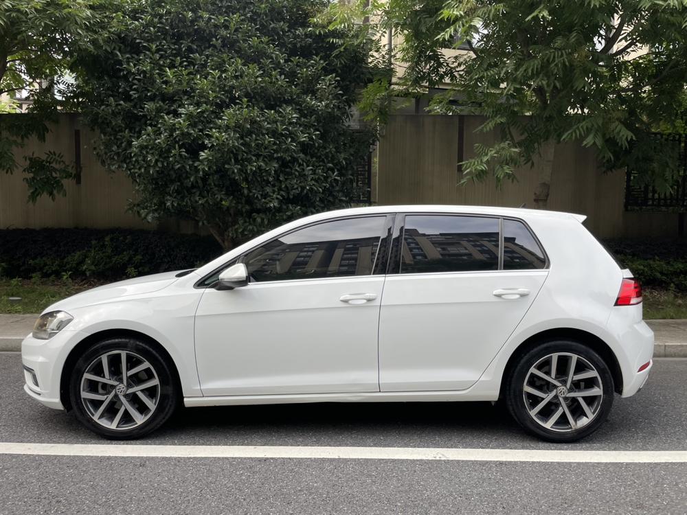 Volkswagen Golf 2020 car image #4