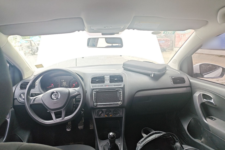 Volkswagen Polo 2017 car image #10