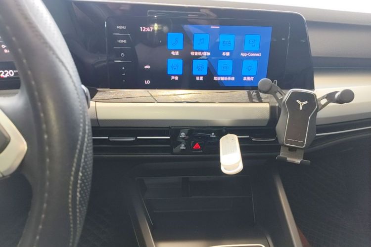 Volkswagen Golf 2021 car image #17