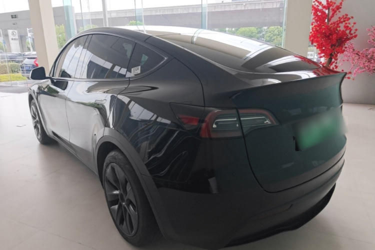Tesla Model Y 2023 #5 Tesla Model Y 2023 immagine di auto #5