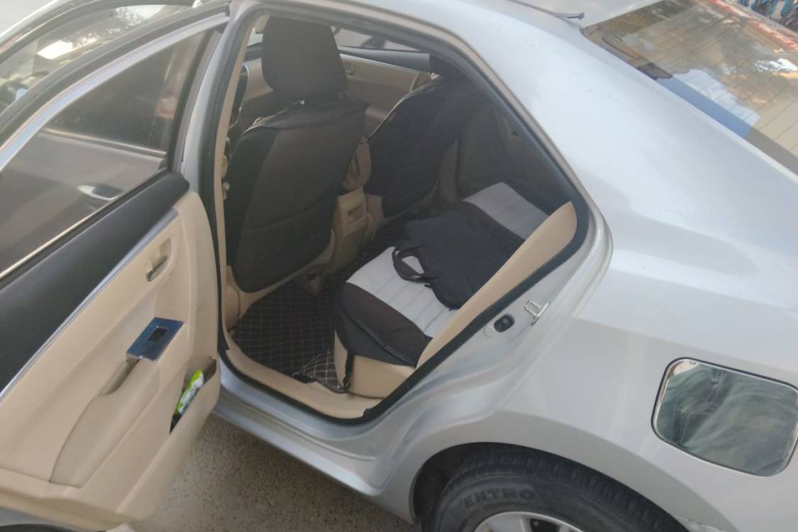 Toyota Corolla 2014 immagine di auto #19