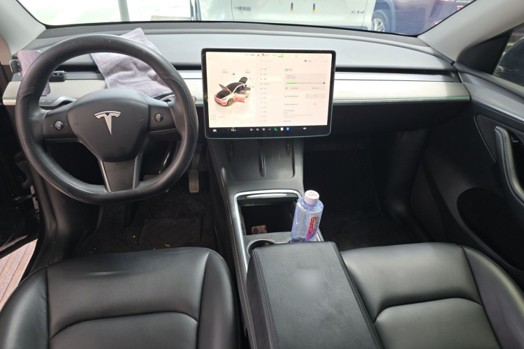 Tesla Model Y 2024 car image #7