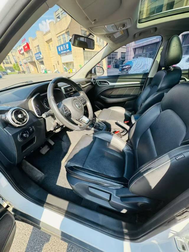 MG ZS 2017 #5 MG ZS 2017 car image #5
