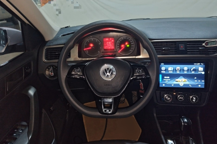 Volkswagen Santana 2022 car image #11