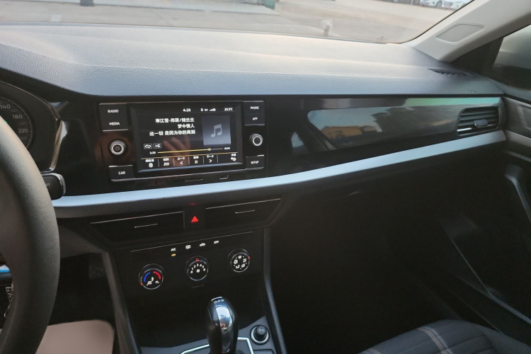 Volkswagen Lavida 2019 imagen de coche #12