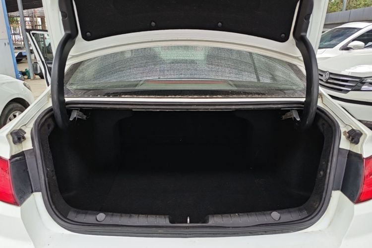GEELY Emgrand GL 2019 immagine di auto #19