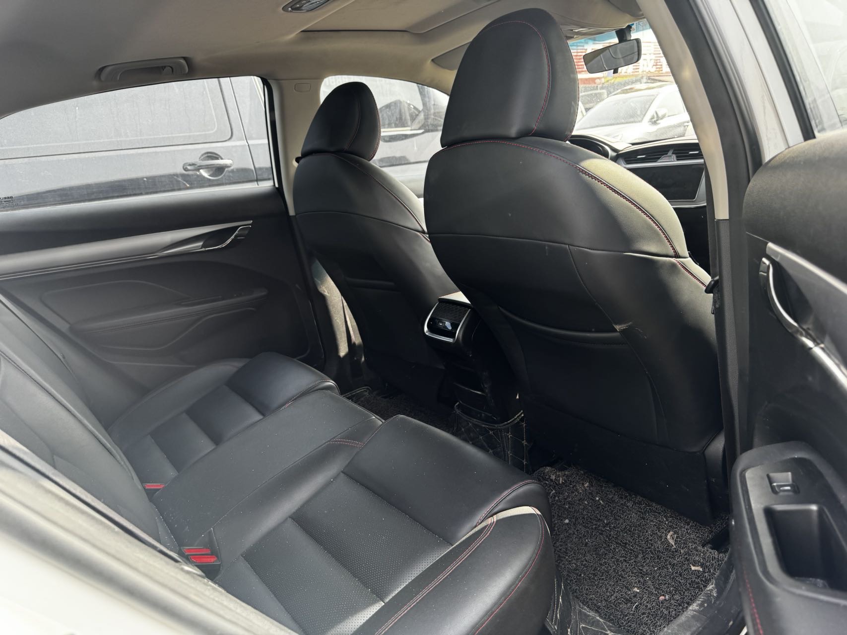 GEELY Binray 2020 image de voiture #4