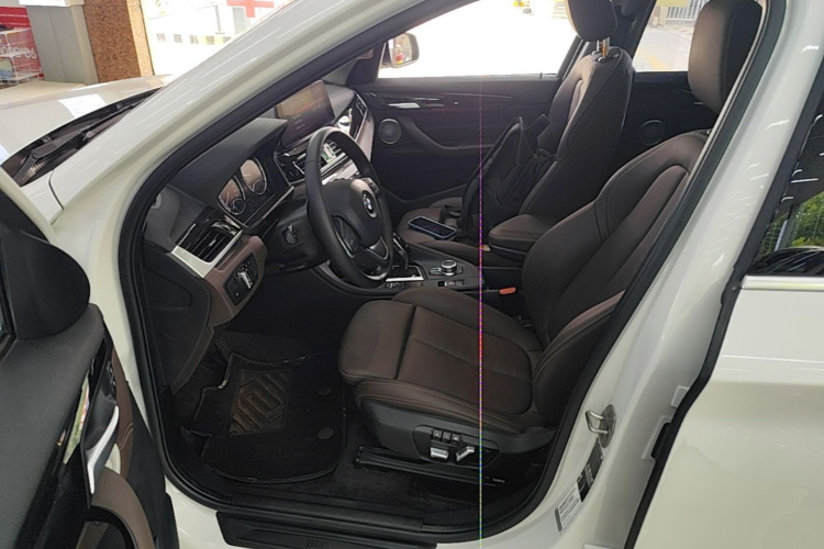 BMW X1 2022 immagine di auto #16