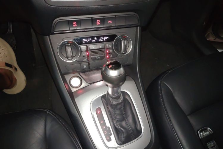 Audi Q3 2016 #14 Audi Q3 2016 car image #14
