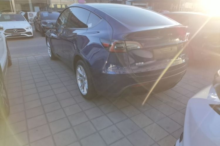 Tesla Model Y 2021 #5 Tesla Model Y 2021 صورة سيارة #5