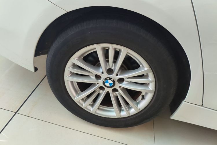 BMW 3 Series 2015 car image #10