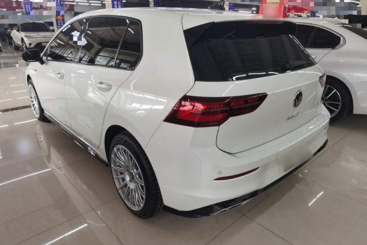 Volkswagen Golf 2022 car image #7