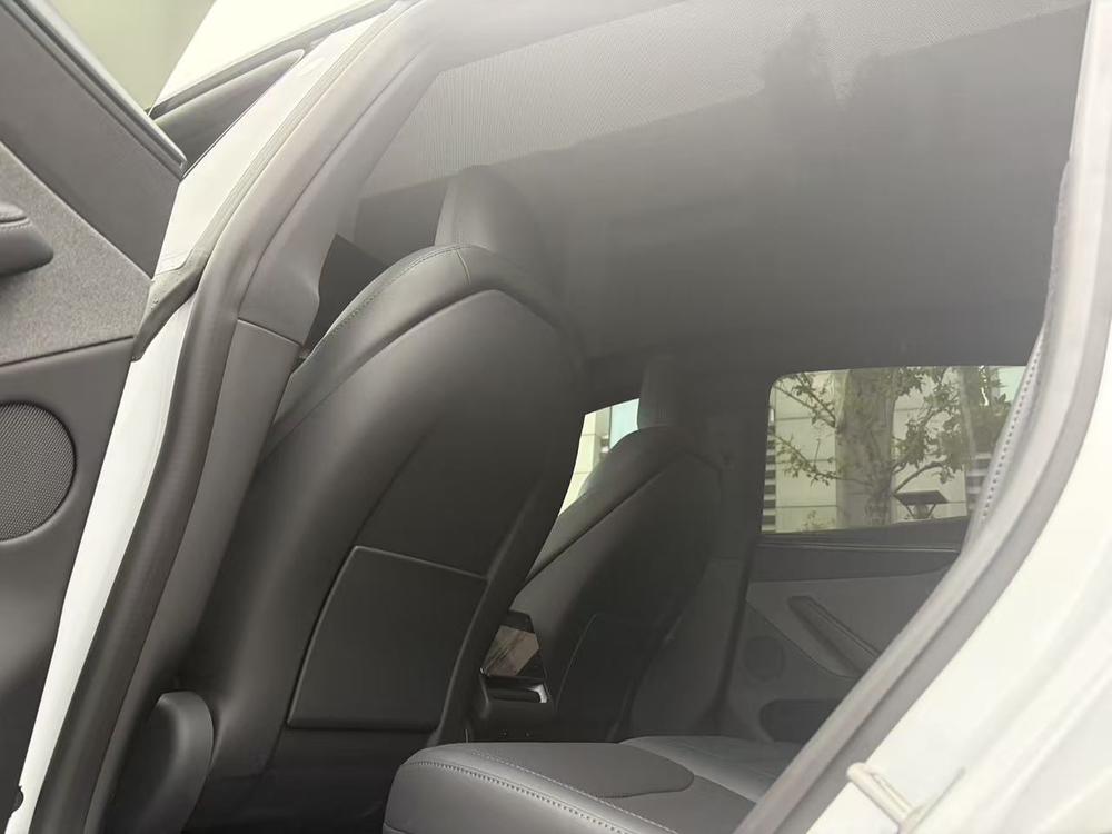 Tesla Model Y 2026 #8 Tesla Model Y 2026 صورة سيارة #8