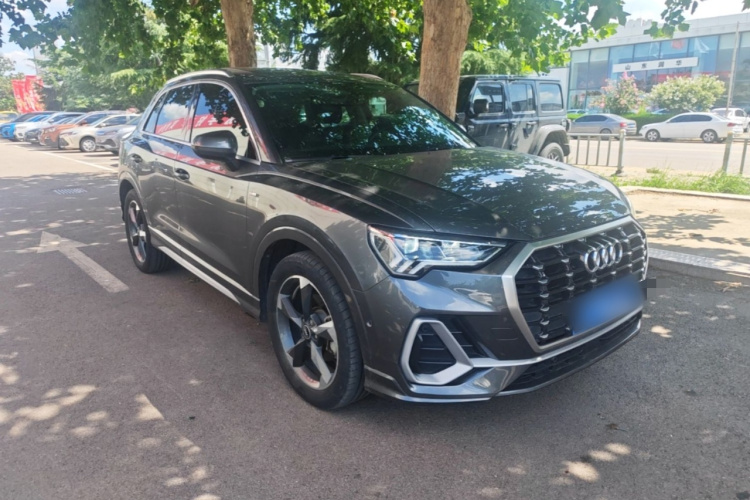 Audi Q3 2021 car image #6