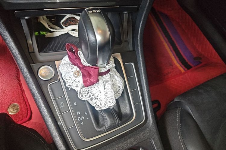 Volkswagen Golf 2020 car image #14