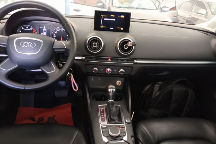 Audi A3 2015 car image #13