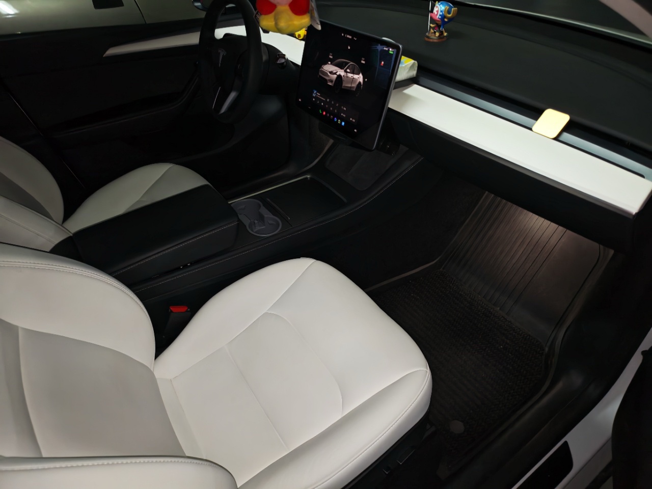 Tesla Model Y 2022 #5 Tesla Model Y 2022 car image #5