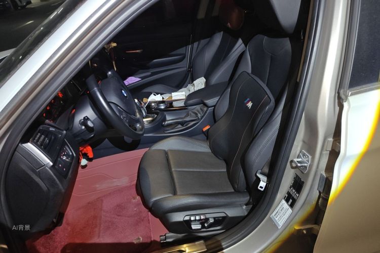BMW 3 Series 2018 car image #17