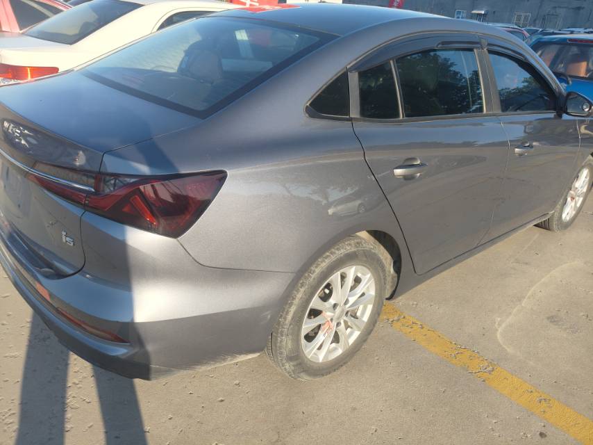 Roewe i5 2023 #6 Roewe i5 2023 car image #6