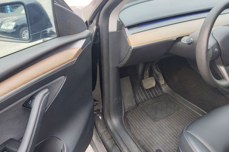 Tesla Model Y 2021 #16 Tesla Model Y 2021 car image #16