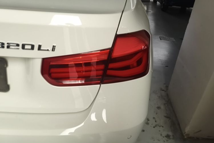 BMW 3 Series 2017 car image #8