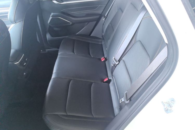GEELY Emgrand 2023 car image #17