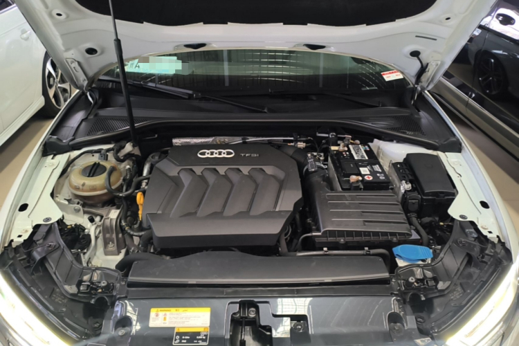 Audi A3 2018 car image #20