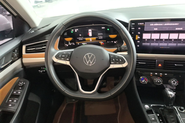 Volkswagen Bora 2023 car image #11