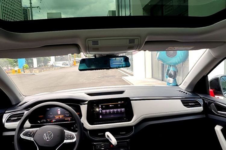Volkswagen Tharu 2026 car image #18