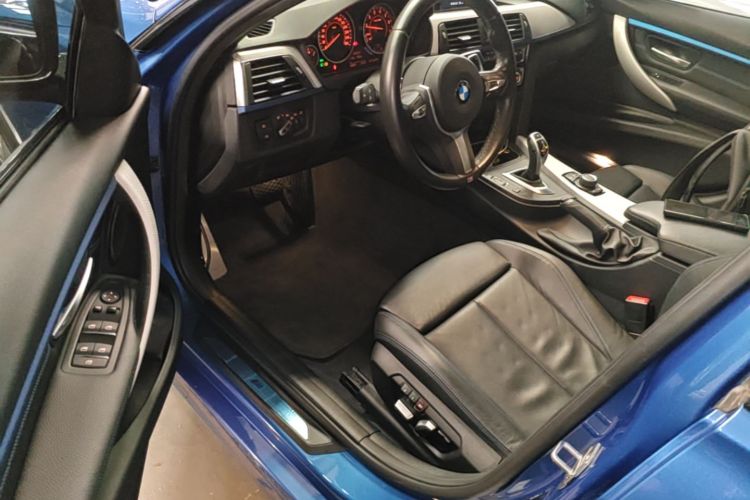 BMW 3 Series 2018 #16 BMW 3 Series 2018 car image #16
