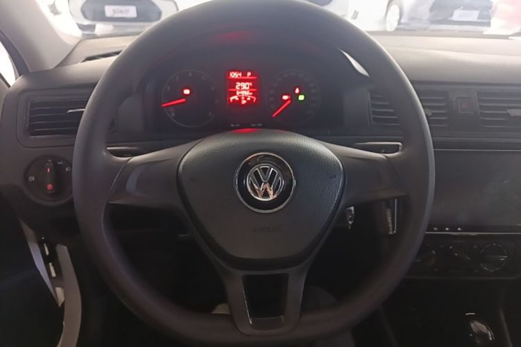 Volkswagen Santana 2016 car image #11