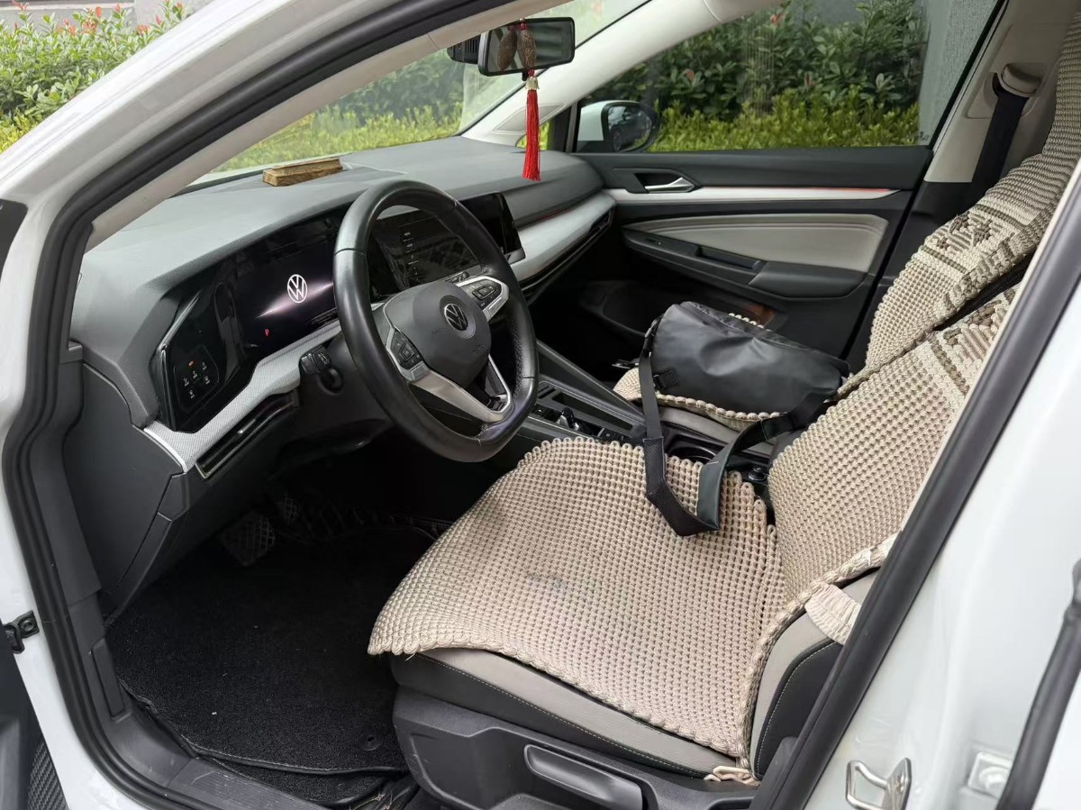 Volkswagen Golf 2022 car image #5