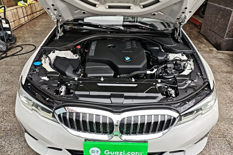 BMW 3 Series 2019 #20 BMW 3 Series 2019 car image #20