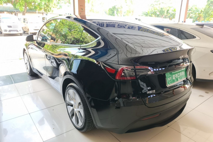 Tesla Model Y 2022 #5 Tesla Model Y 2022 immagine di auto #5
