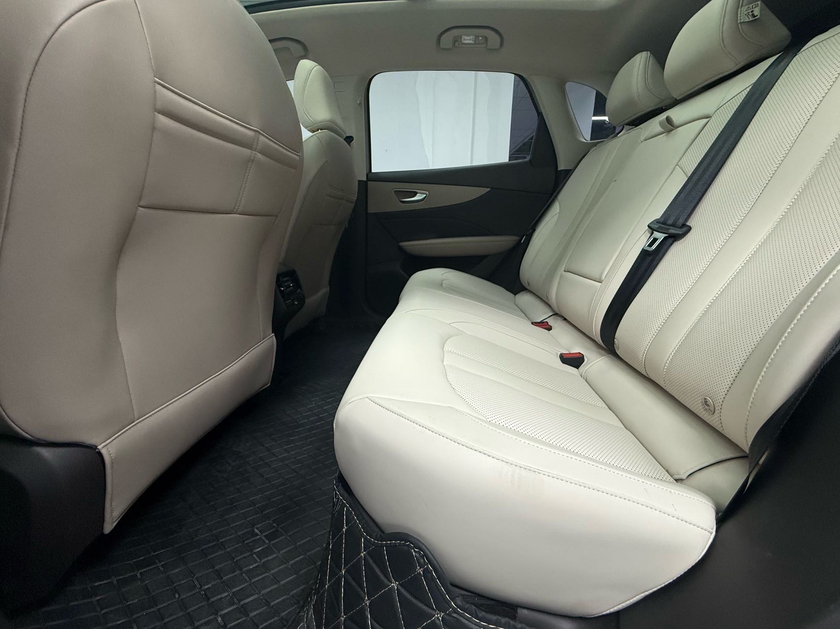 MG ES5 2025 car image #7