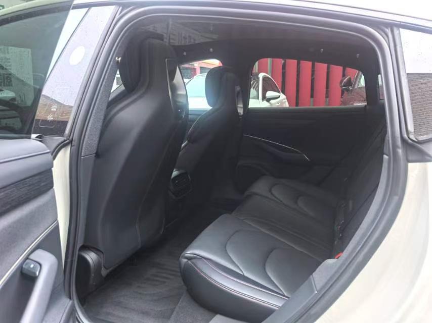 MI SU7 2024 car image #10