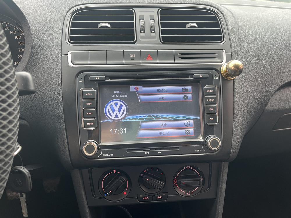 Volkswagen Polo 2015 #12 Volkswagen Polo 2015 car image #12