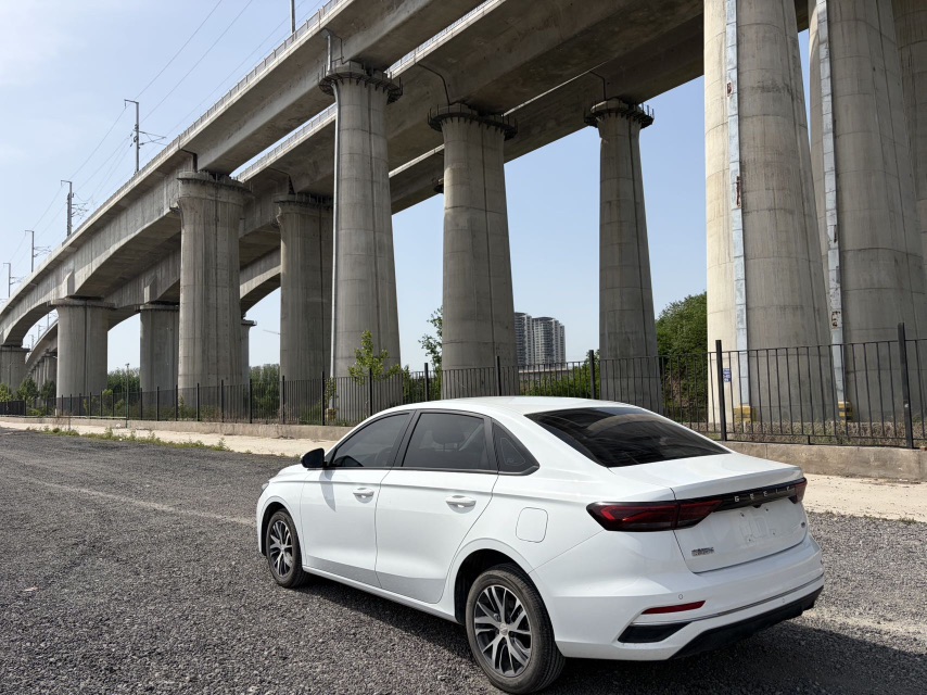 GEELY Emgrand 2025 #4 GEELY Emgrand 2025 imagen de coche #4