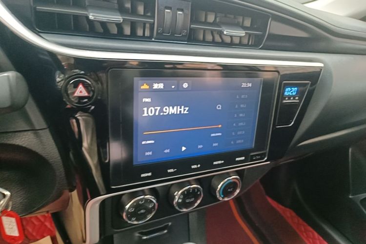 Toyota Corolla 2019 #13 Toyota Corolla 2019 car image #13