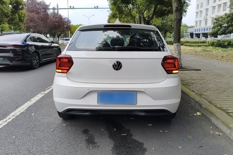 Volkswagen Polo 2022 car image #6