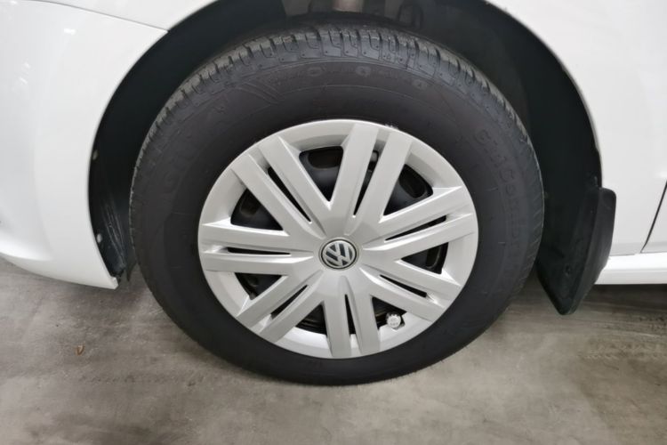 Volkswagen Polo 2017 car image #9