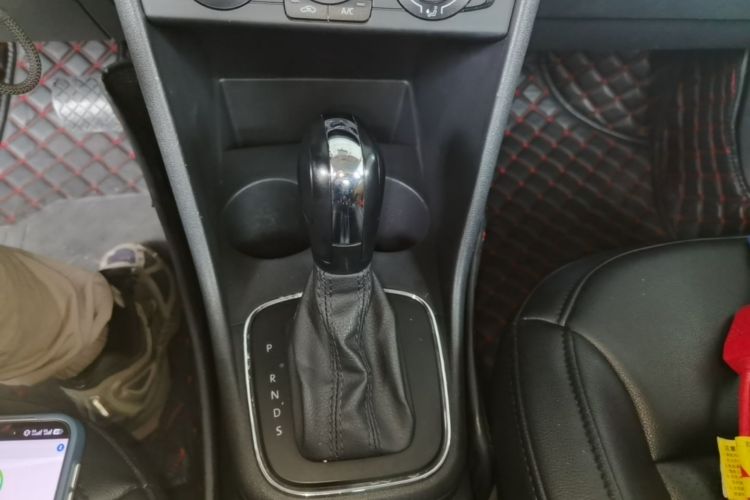 Volkswagen Polo 2017 car image #14