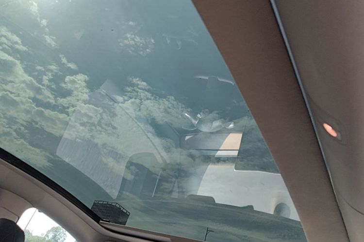 Tesla Model Y 2022 immagine di auto #20